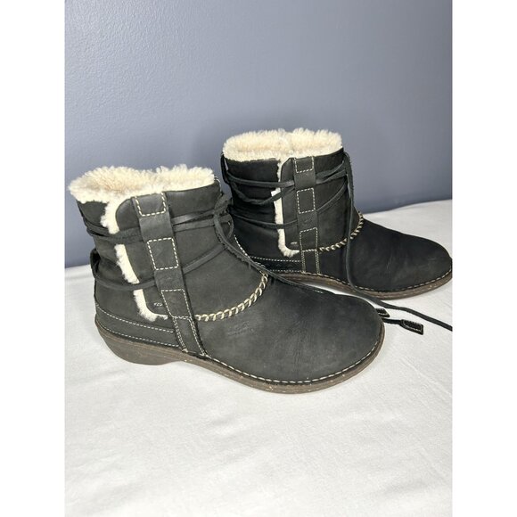 UGG Australia Cove Boots Womens Size 8 Black Sheepskin Lined Leather Ankle - Picture 5 of 16